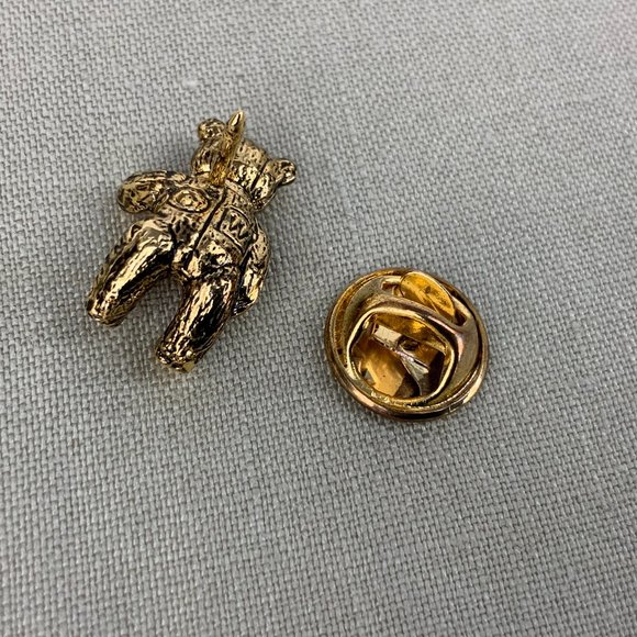 Vintage Red Enamel Heart Teddy Bear Gold Tone Small Pin - Picture 6 of 12